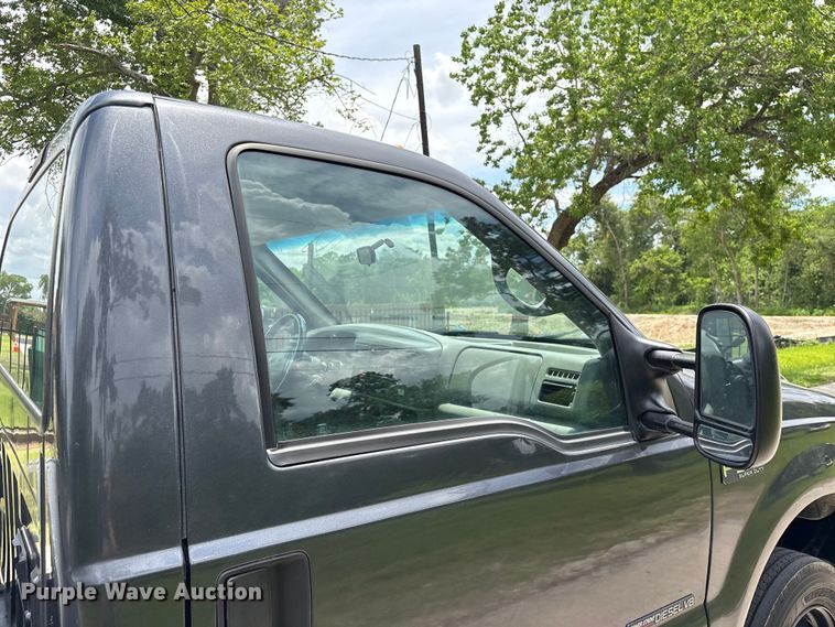 image for item EU0633 1999 Ford F550 Super Duty flatbed truck