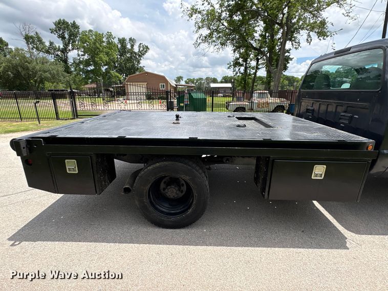 image for item EU0633 1999 Ford F550 Super Duty flatbed truck