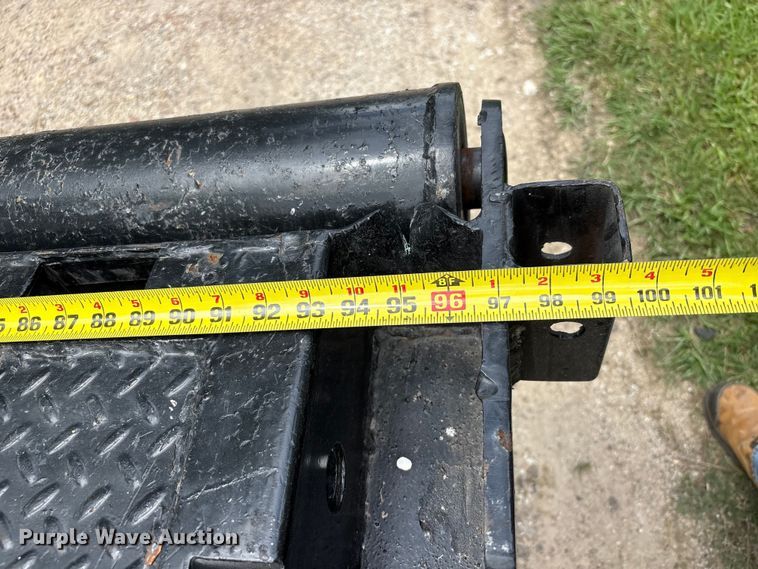 image for item EU0633 1999 Ford F550 Super Duty flatbed truck