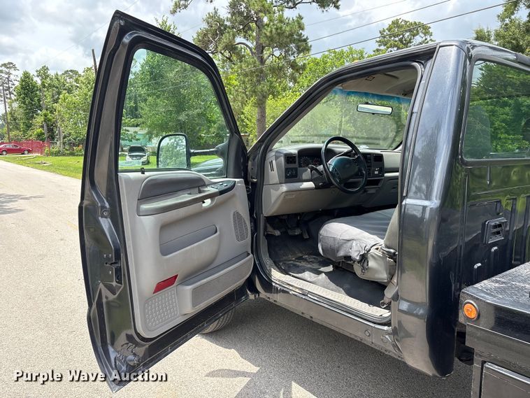 image for item EU0633 1999 Ford F550 Super Duty flatbed truck