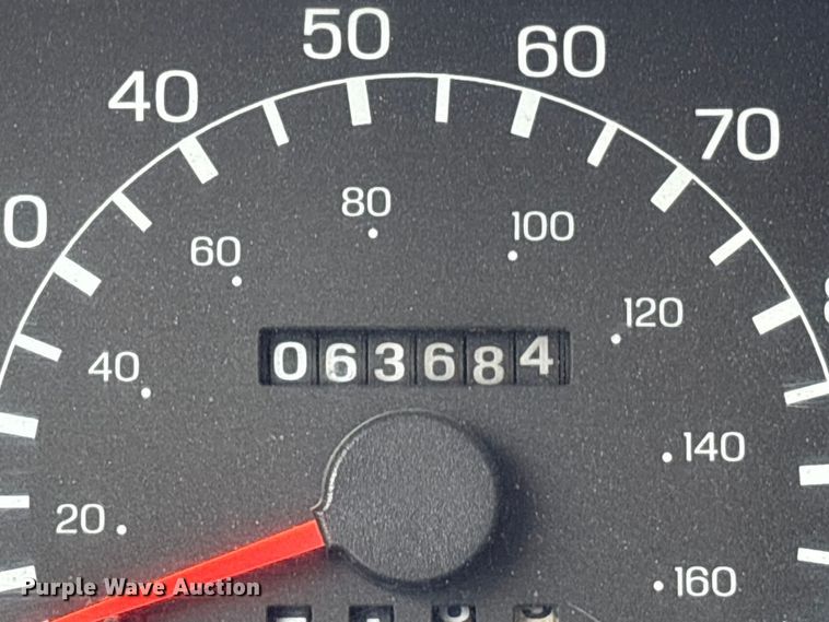 image for item EU0633 1999 Ford F550 Super Duty flatbed truck