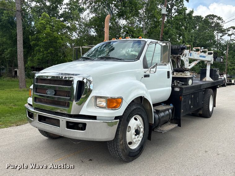 image for item EU0634 2011 Ford F750 utility / service truck