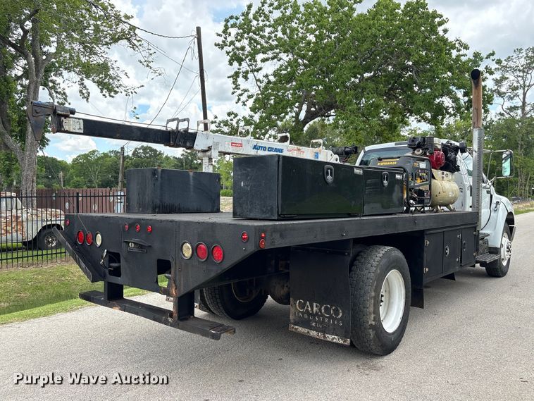 image for item EU0634 2011 Ford F750 utility / service truck