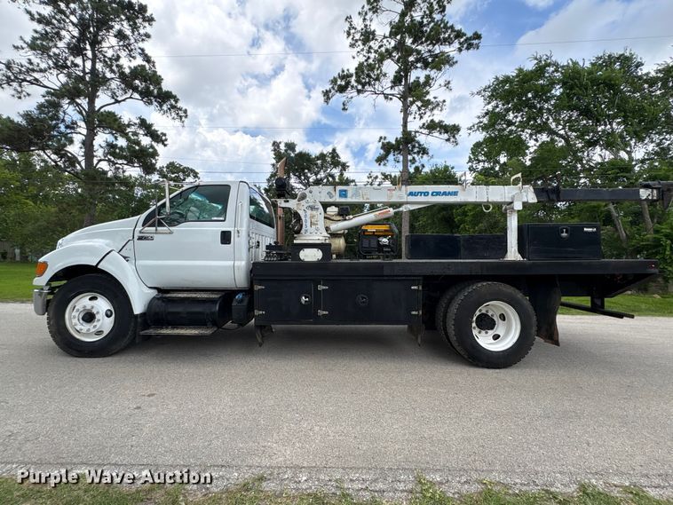 image for item EU0634 2011 Ford F750 utility / service truck