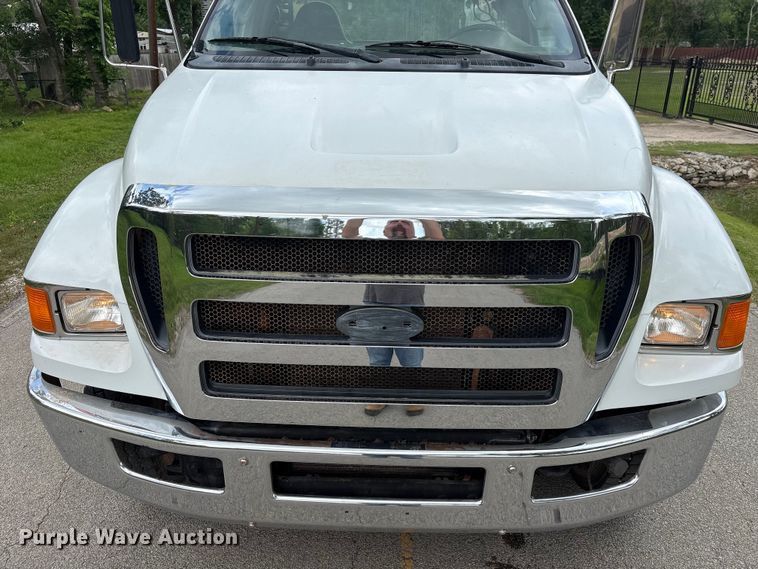 image for item EU0634 2011 Ford F750 utility / service truck