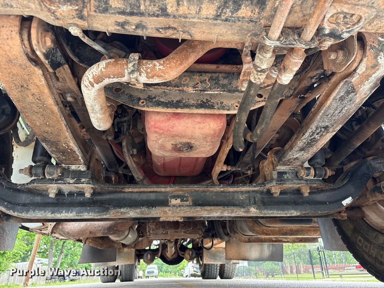 image for item EU0634 2011 Ford F750 utility / service truck