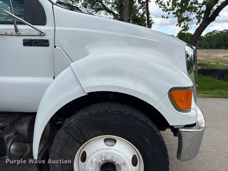 image for item EU0634 2011 Ford F750 utility / service truck