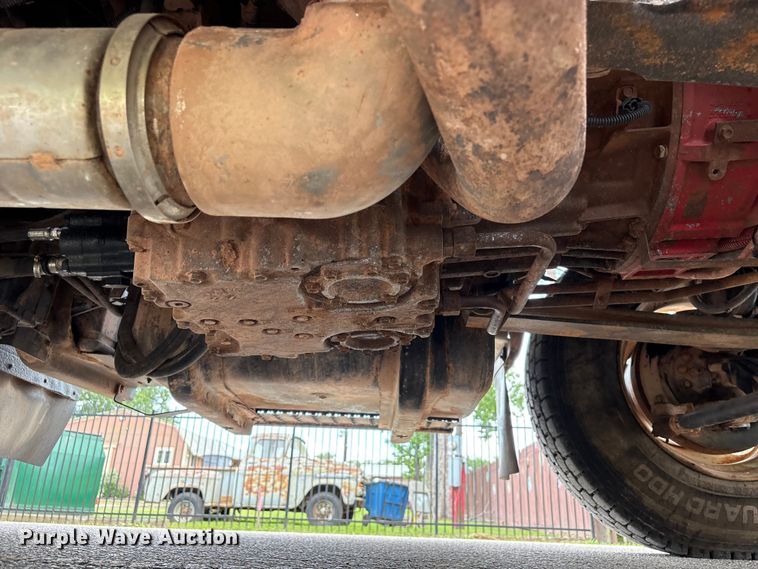 image for item EU0634 2011 Ford F750 utility / service truck
