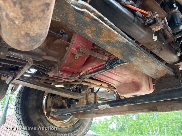 image for item EU0634 2011 Ford F750 utility / service truck