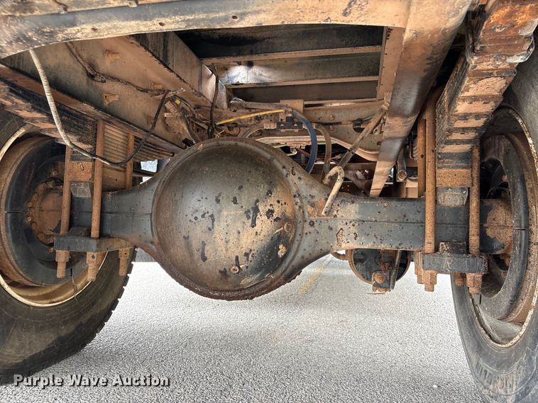 image for item EU0634 2011 Ford F750 utility / service truck