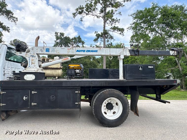 image for item EU0634 2011 Ford F750 utility / service truck
