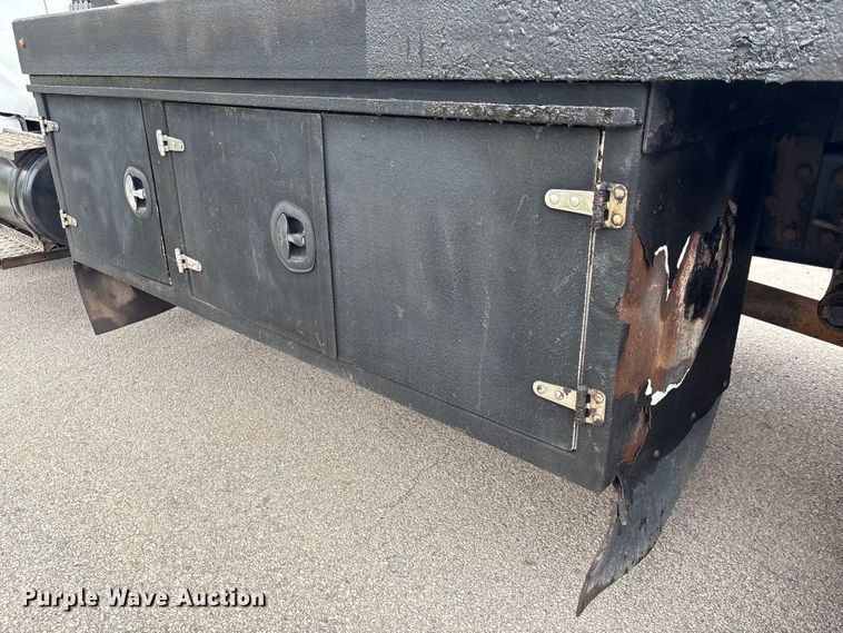 image for item EU0634 2011 Ford F750 utility / service truck