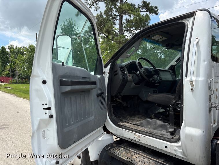 image for item EU0634 2011 Ford F750 utility / service truck