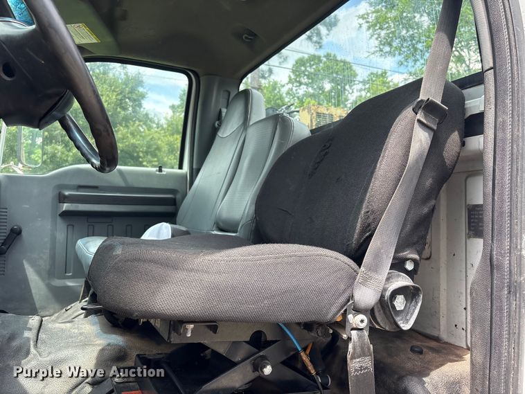 image for item EU0634 2011 Ford F750 utility / service truck