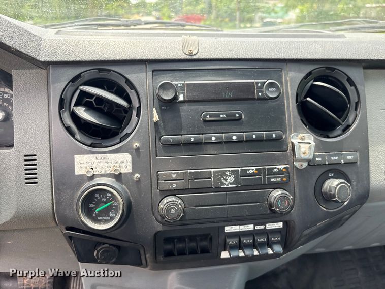 image for item EU0634 2011 Ford F750 utility / service truck