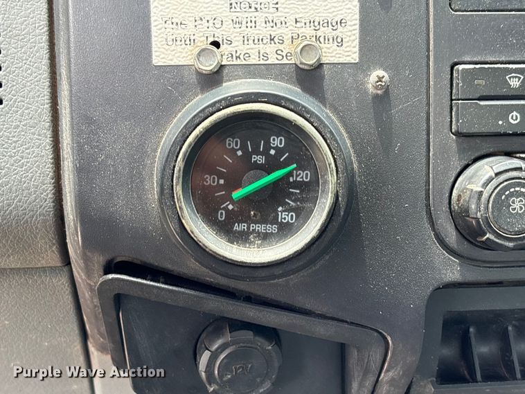 image for item EU0634 2011 Ford F750 utility / service truck