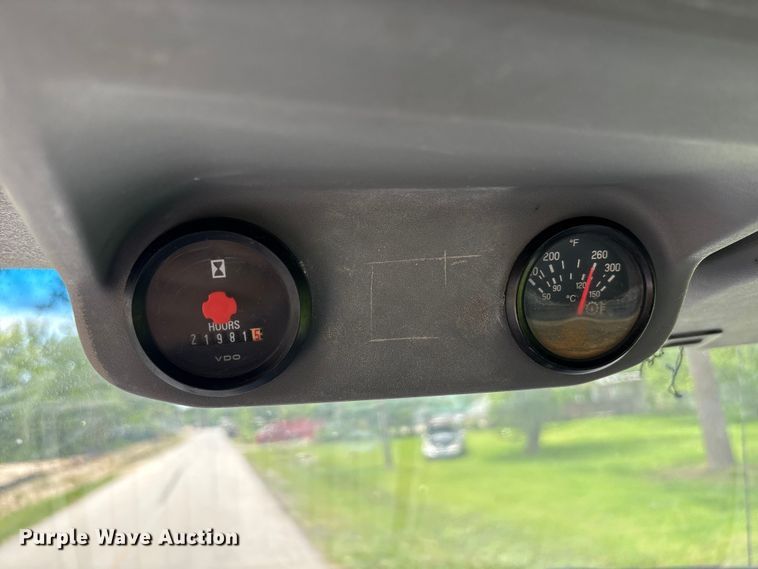 image for item EU0634 2011 Ford F750 utility / service truck