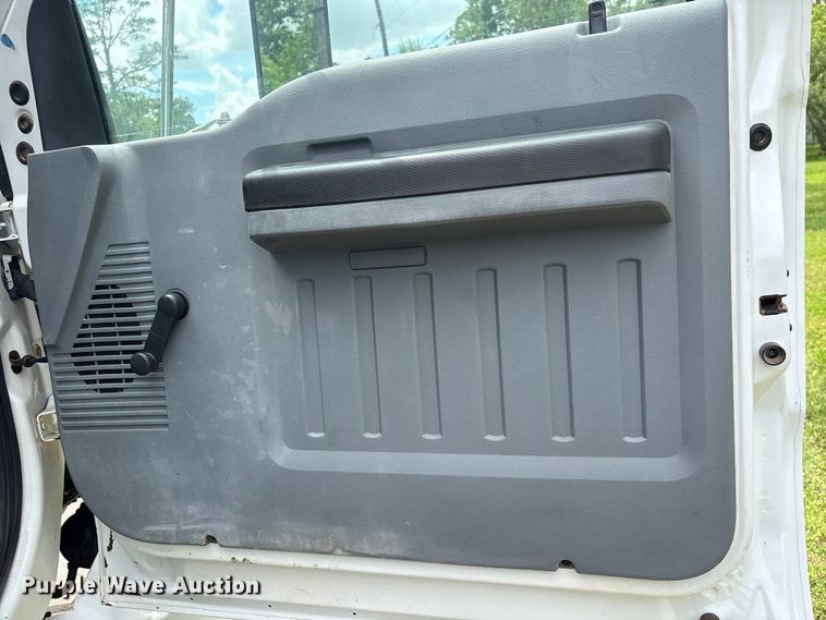 image for item EU0634 2011 Ford F750 utility / service truck