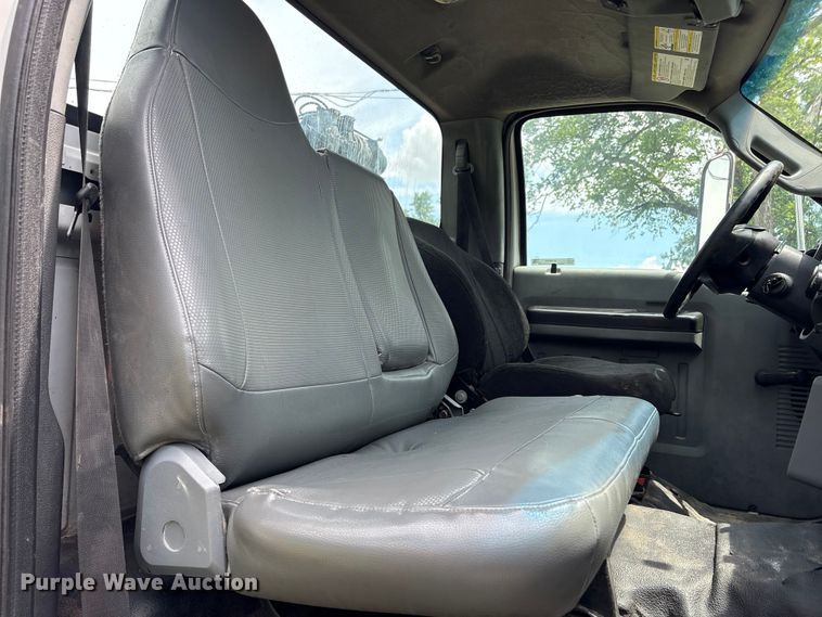 image for item EU0634 2011 Ford F750 utility / service truck