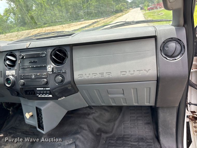 image for item EU0634 2011 Ford F750 utility / service truck