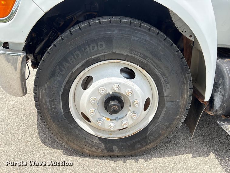 image for item EU0634 2011 Ford F750 utility / service truck