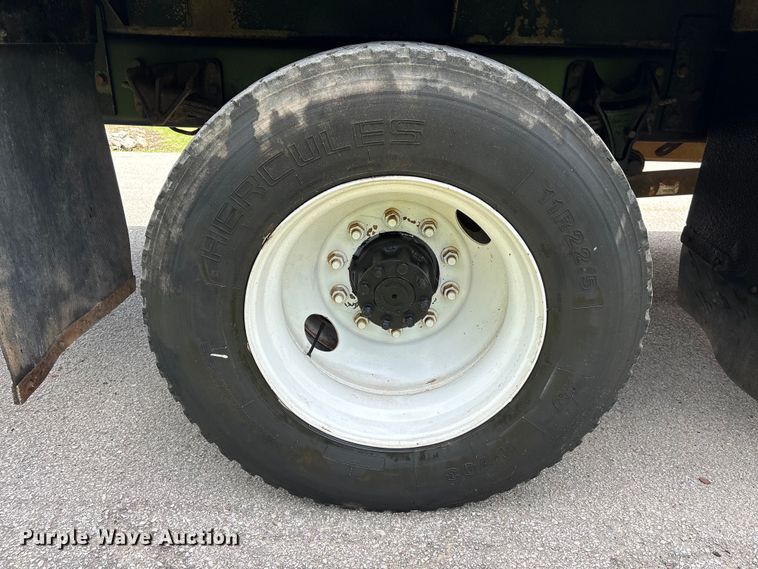 image for item EU0634 2011 Ford F750 utility / service truck