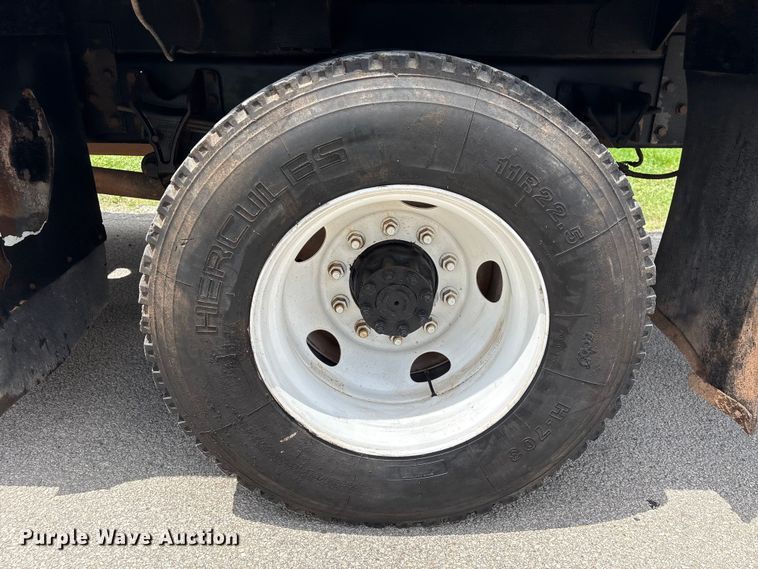 image for item EU0634 2011 Ford F750 utility / service truck