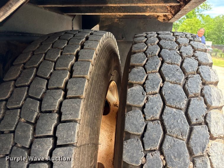 image for item EU0634 2011 Ford F750 utility / service truck