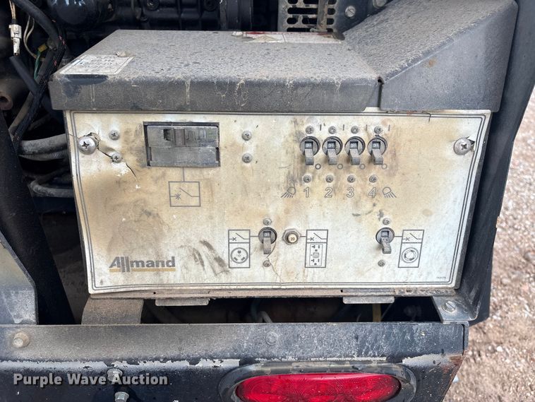 image for item EU0653 2018 Allmand NIGHT LITE VSERIES NLV light plant