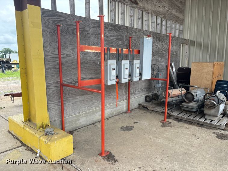 image for item EU0661 Temporary electrical service