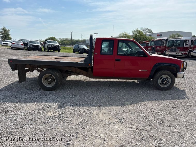 image for item EU5615 1993 Chevrolet K3500 Ext. Cab flatbed pickup truck