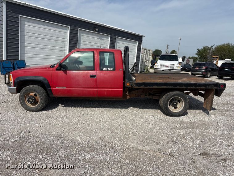 image for item EU5615 1993 Chevrolet K3500 Ext. Cab flatbed pickup truck
