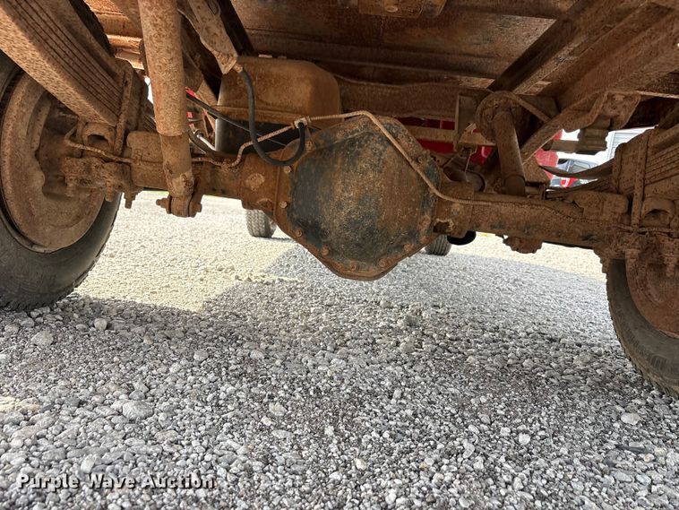 image for item EU5615 1993 Chevrolet K3500 Ext. Cab flatbed pickup truck