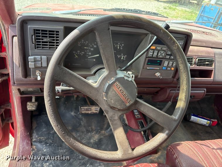 image for item EU5615 1993 Chevrolet K3500 Ext. Cab flatbed pickup truck