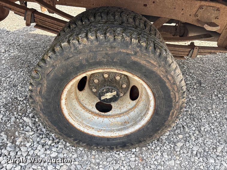 image for item EU5615 1993 Chevrolet K3500 Ext. Cab flatbed pickup truck