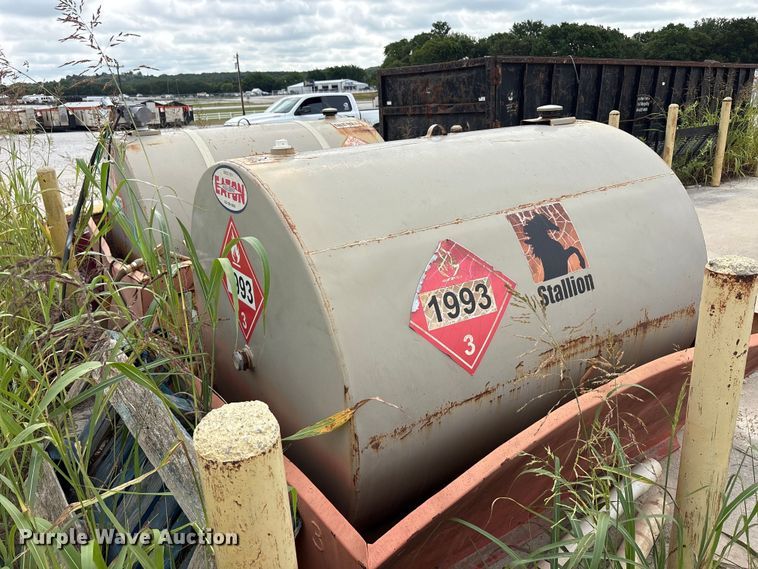 image for item EU5671 (2) fuel tanks