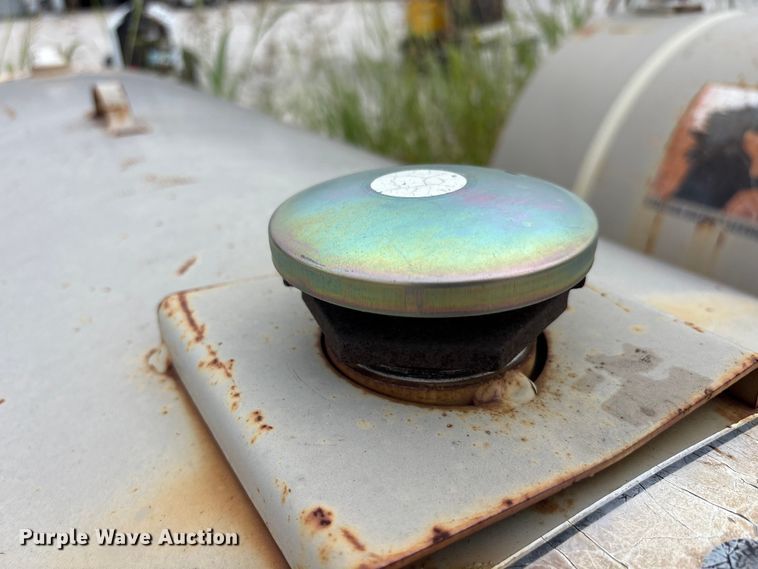 image for item EU5671 (2) fuel tanks