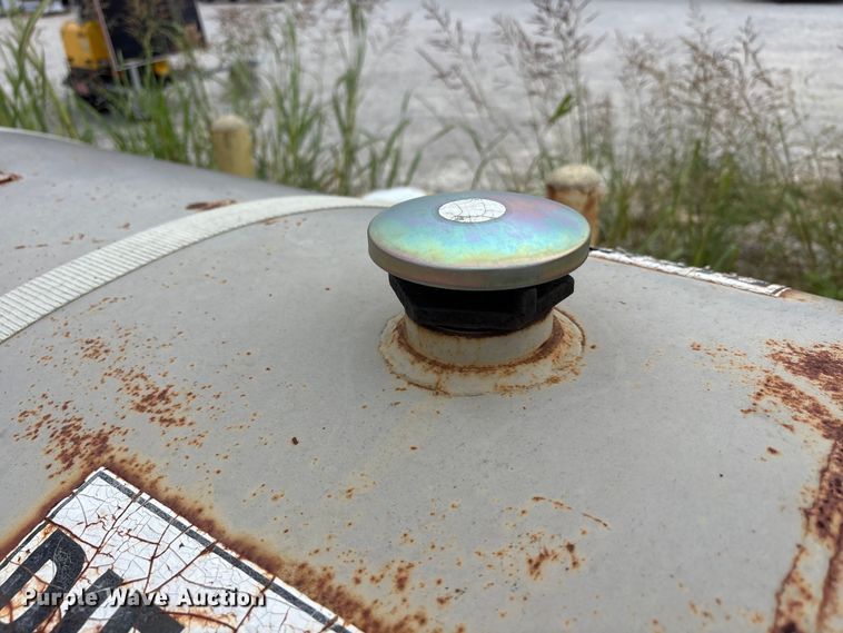 image for item EU5671 (2) fuel tanks
