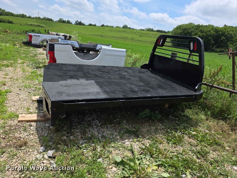 image for item EV2111 Crownline RRCW116 flatbed