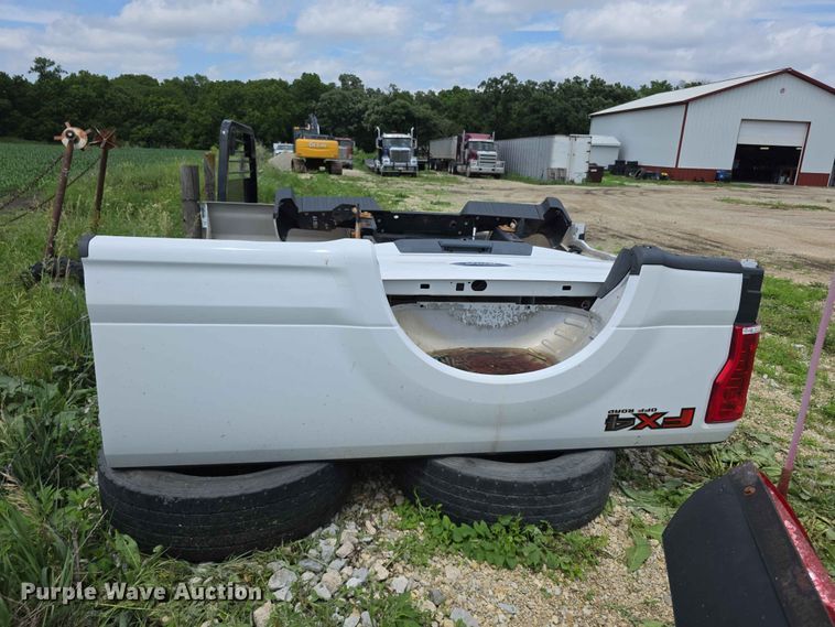 image for item EV2112 Ford pickup truck bed