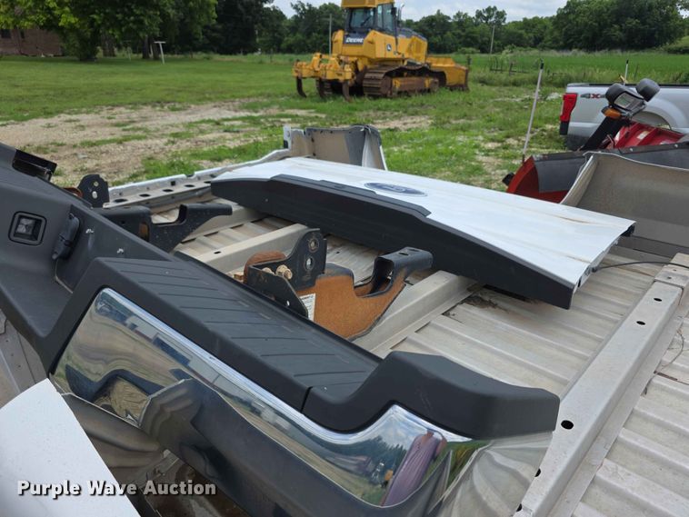 image for item EV2112 Ford pickup truck bed