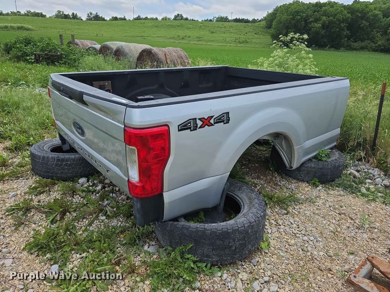 Ford pickup bed