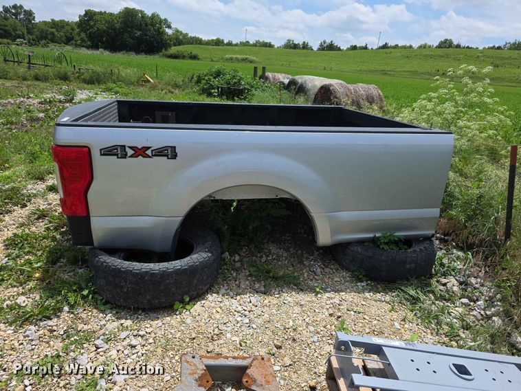 image for item EV2189 Ford pickup bed