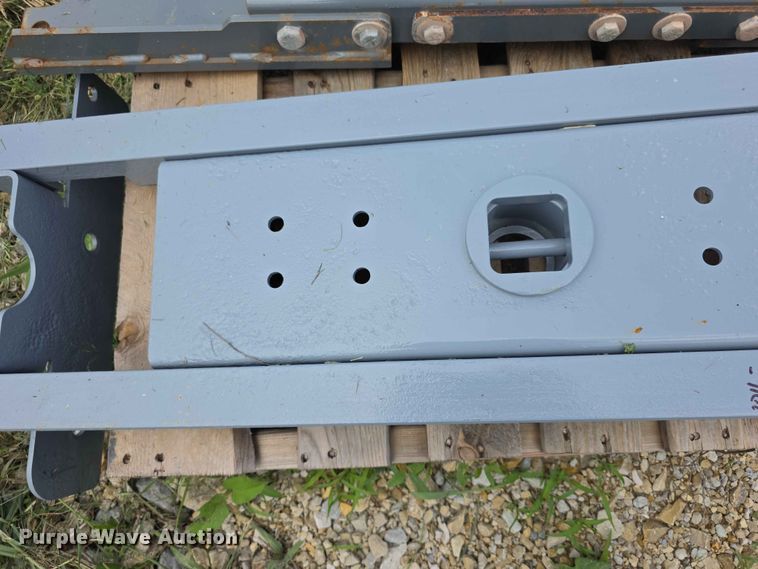 image for item EV2190 (2) Gooseneck hitches