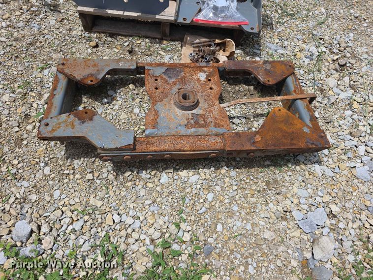 image for item EV2190 (2) Gooseneck hitches