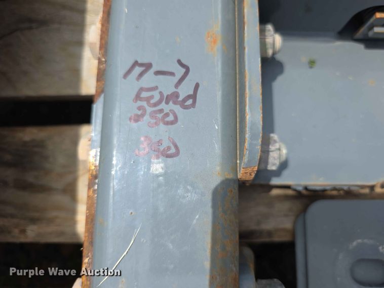 image for item EV2190 (2) Gooseneck hitches