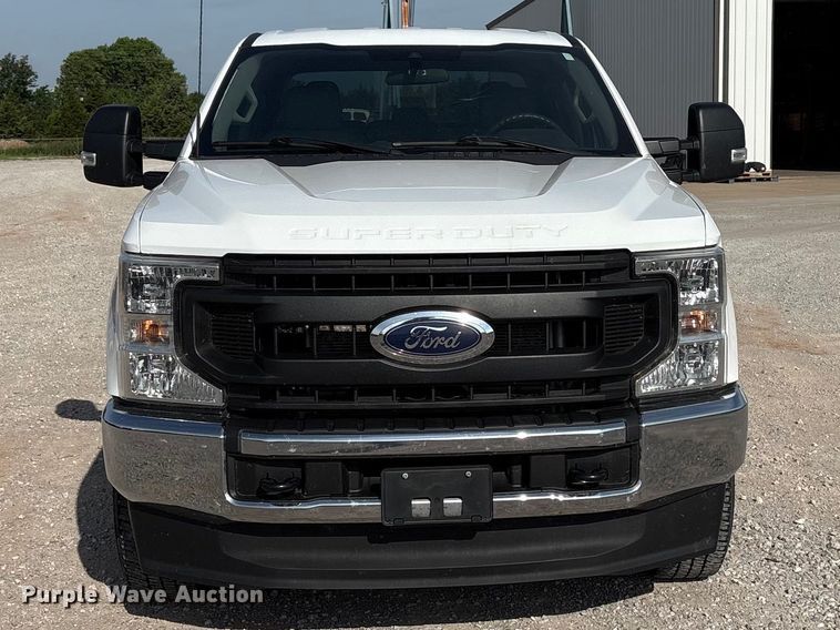 image for item EW0015 2022 Ford F250 Super Duty Crew Cab pickup truck