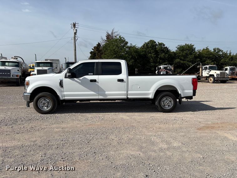 image for item EW0015 2022 Ford F250 Super Duty Crew Cab pickup truck
