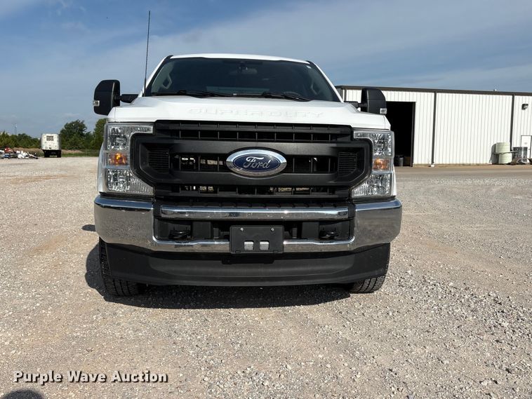 image for item EW0015 2022 Ford F250 Super Duty Crew Cab pickup truck