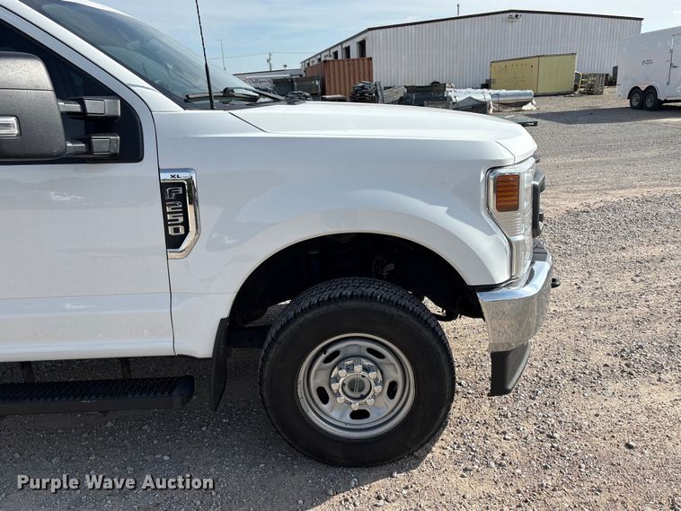 image for item EW0015 2022 Ford F250 Super Duty Crew Cab pickup truck